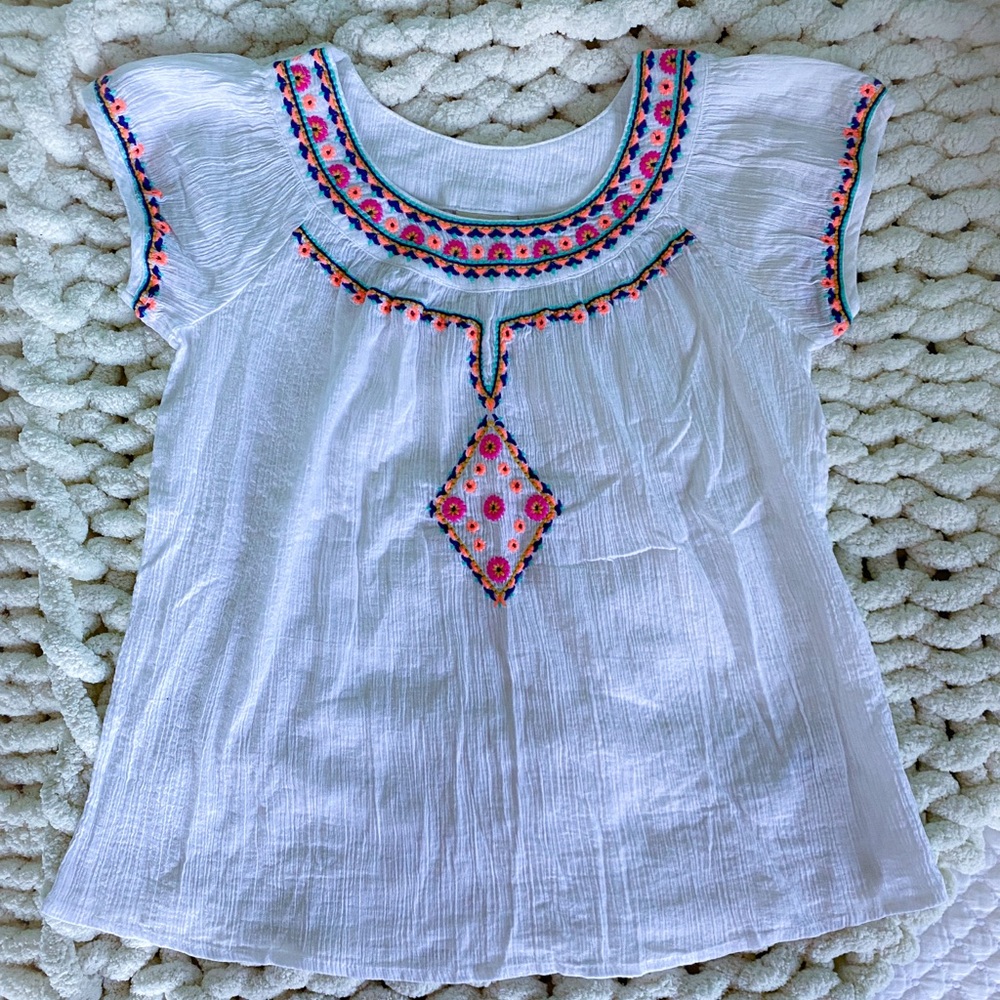cherokee linen embroidered top